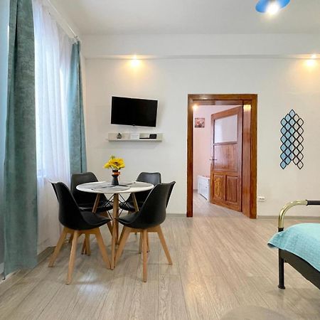 Apartamento Evu Long Street Braşov Exterior foto