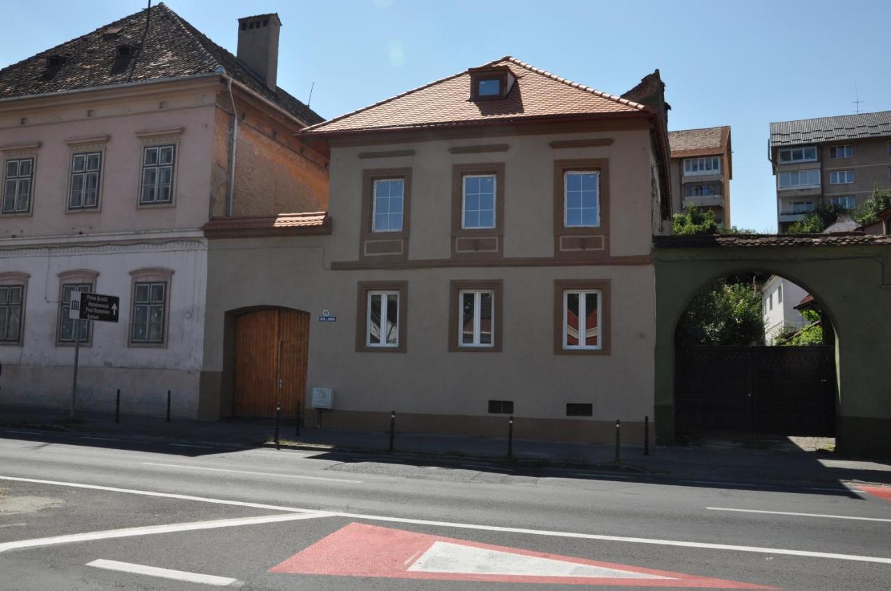 Apartamento Evu Long Street Braşov Exterior foto