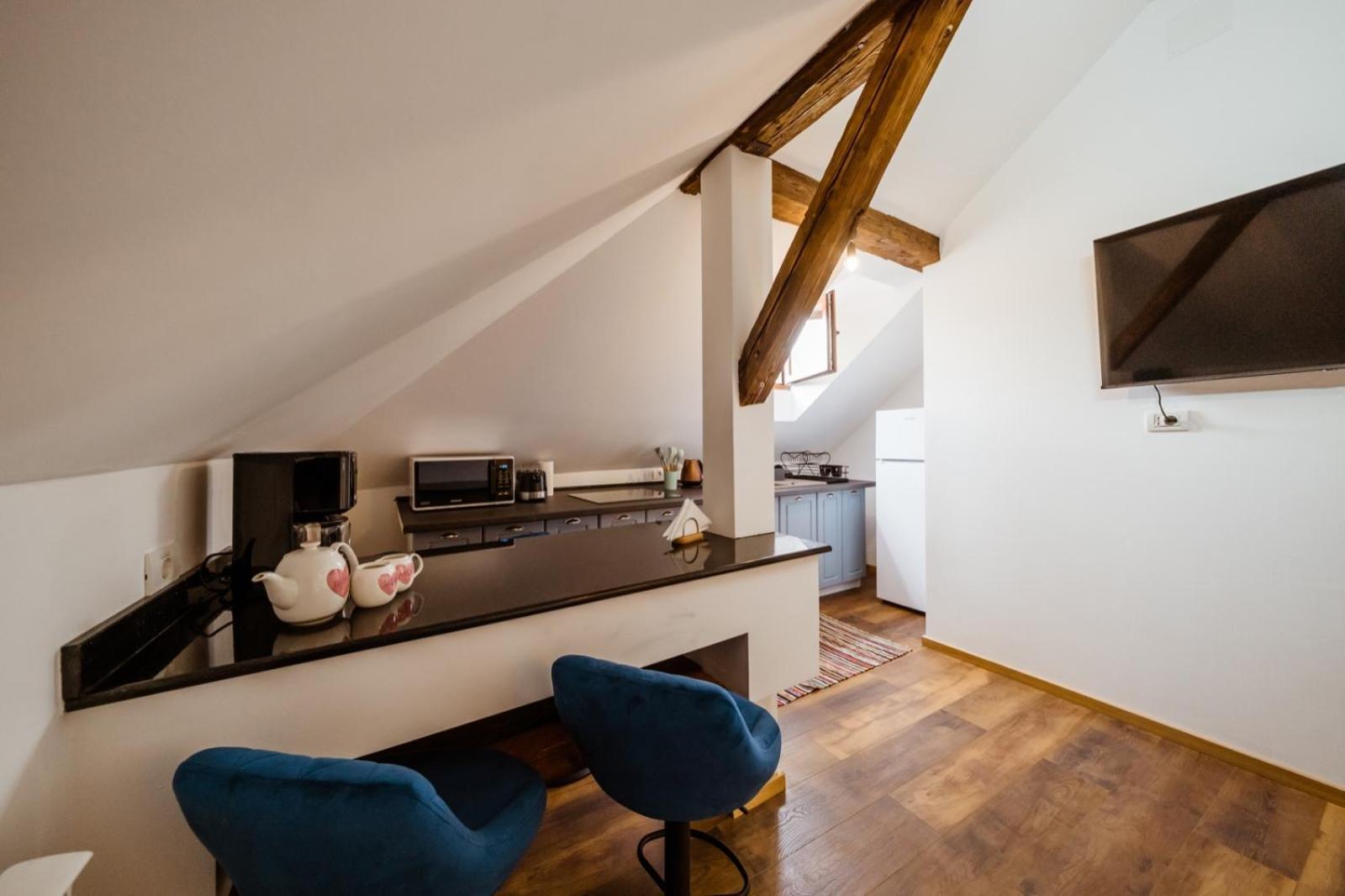 Apartamento Evu Long Street Braşov Exterior foto