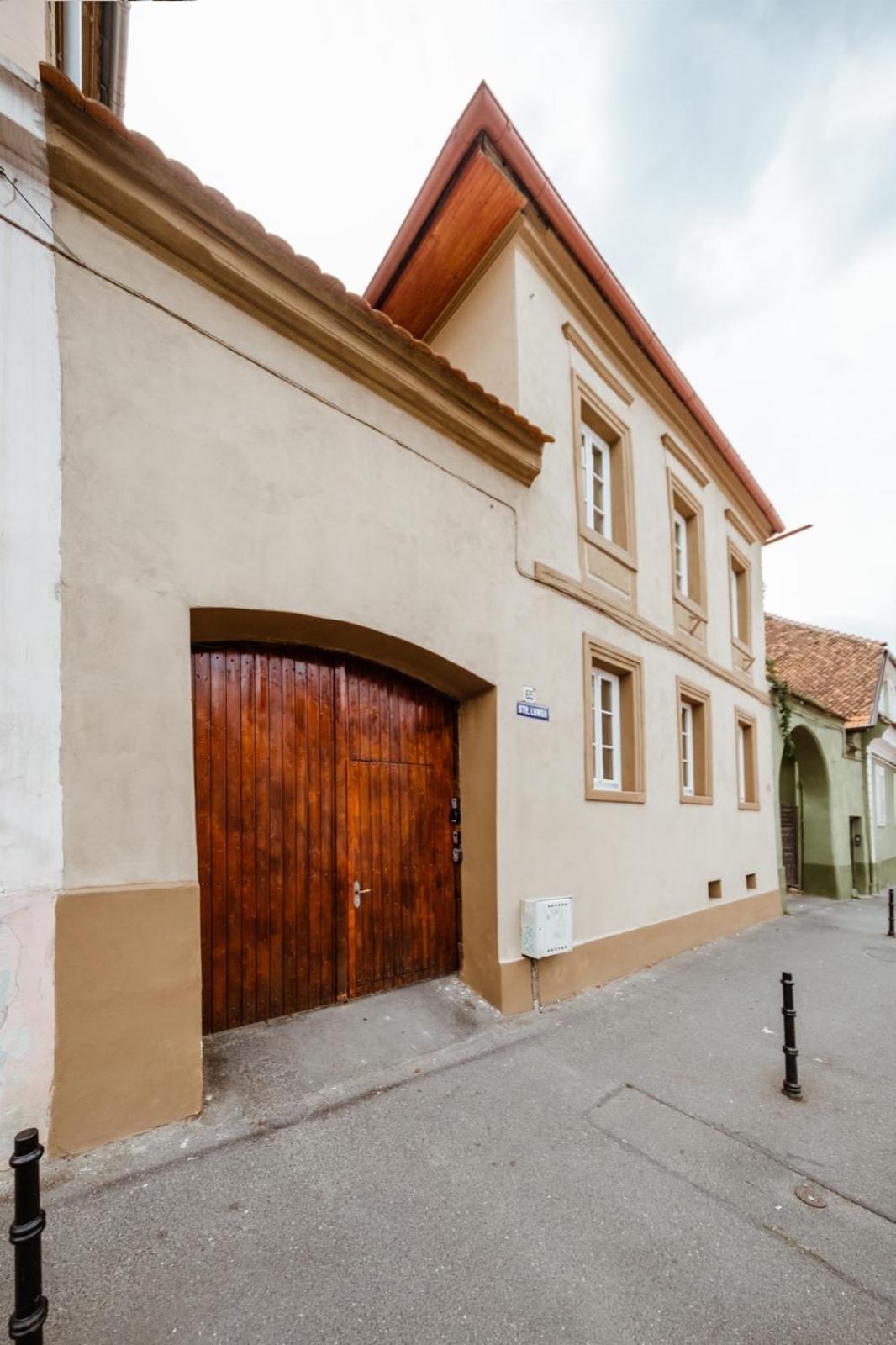 Apartamento Evu Long Street Braşov Exterior foto