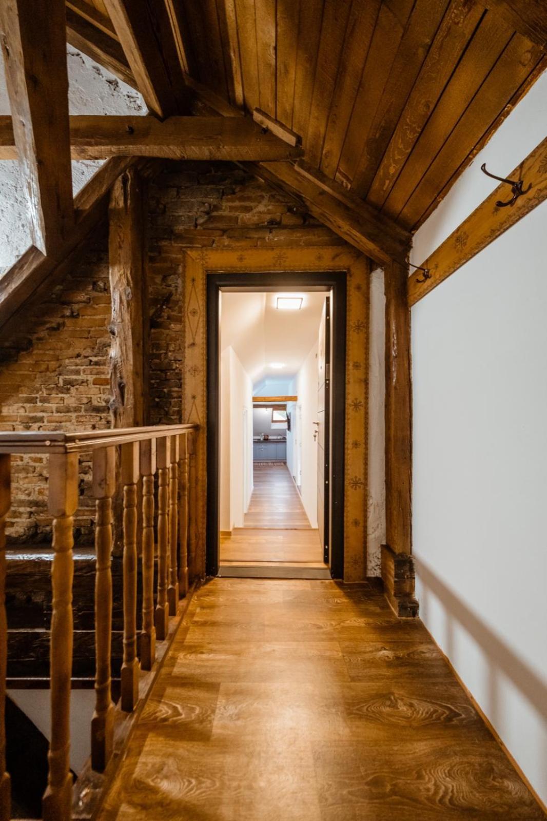 Apartamento Evu Long Street Braşov Exterior foto
