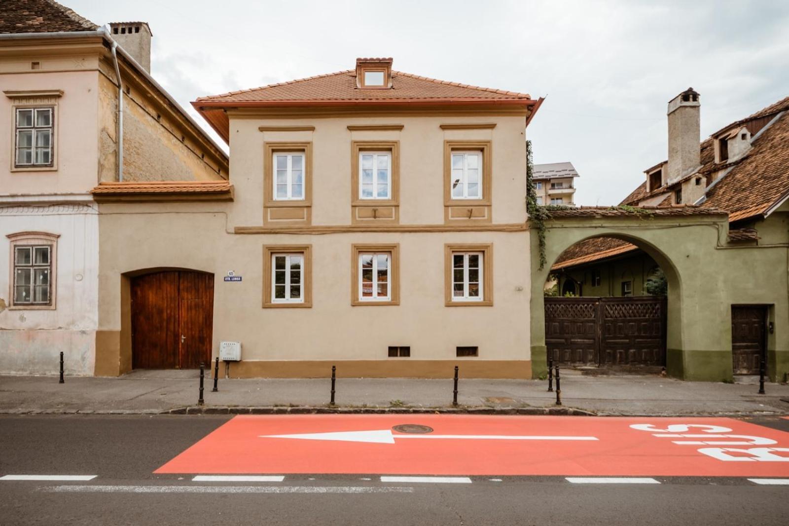 Apartamento Evu Long Street Braşov Exterior foto