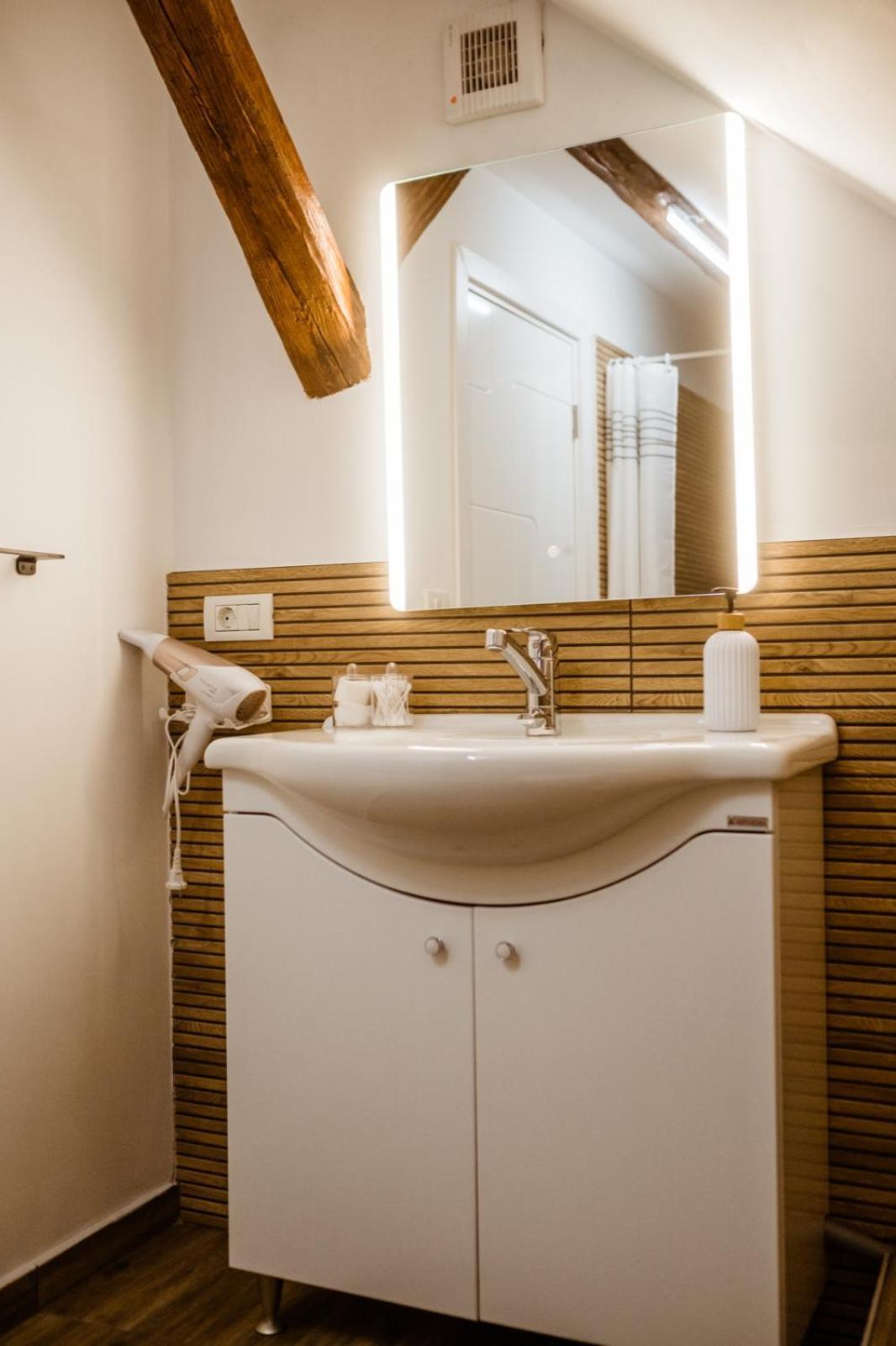 Apartamento Evu Long Street Braşov Exterior foto